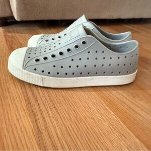 Native Shoes Jefferson Slip-on Sneakers Pigeon Gray (Little Kid)- Size J1 (1)